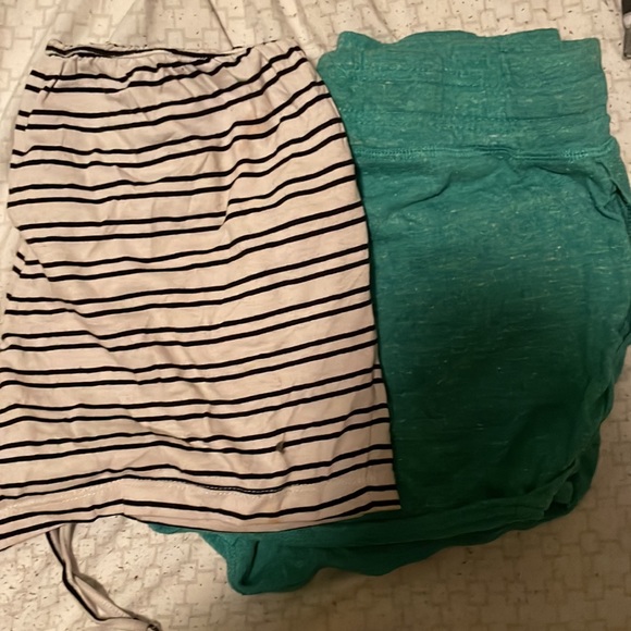 Womens shorts - Picture 2 of 4